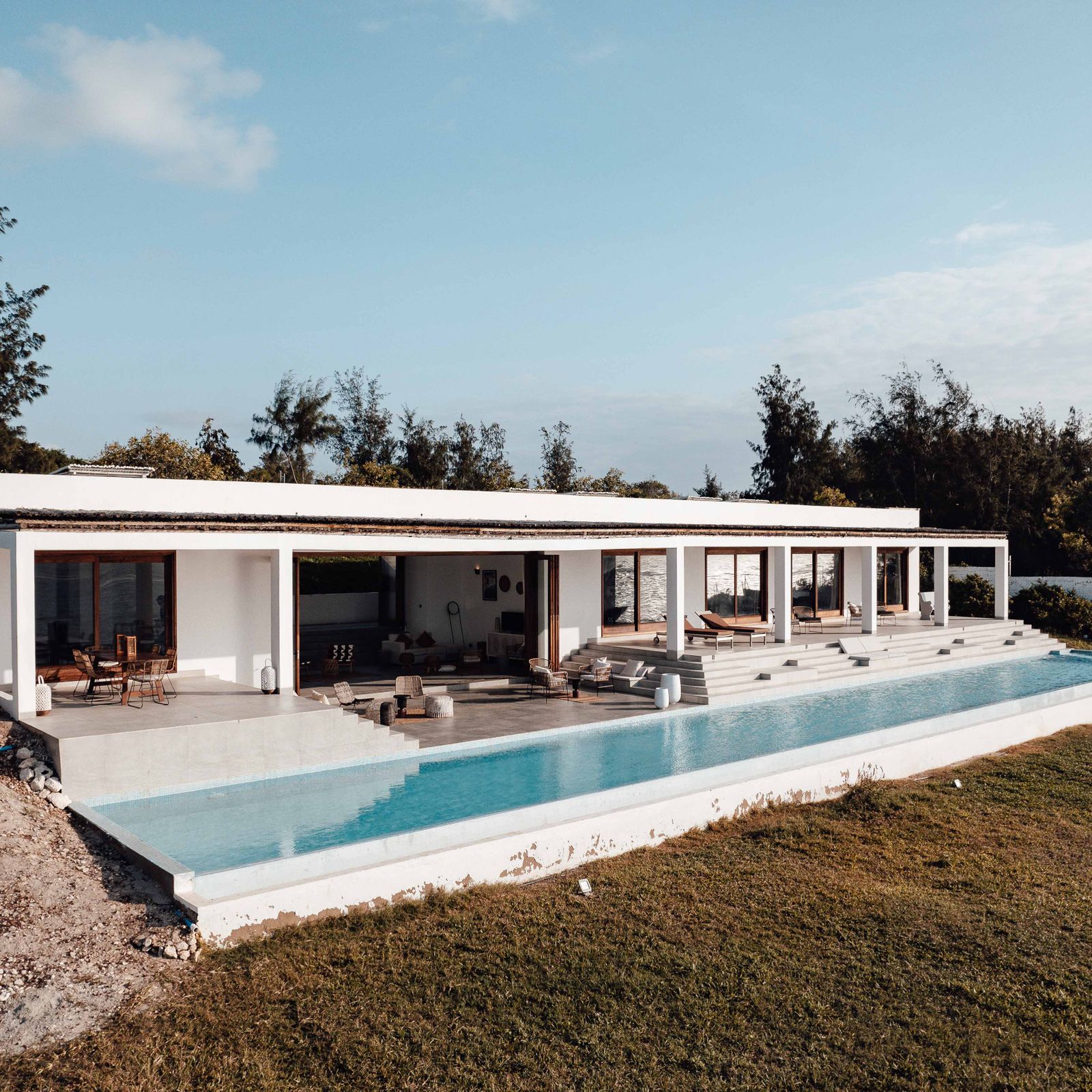 Villa de diseño con piscina infinity